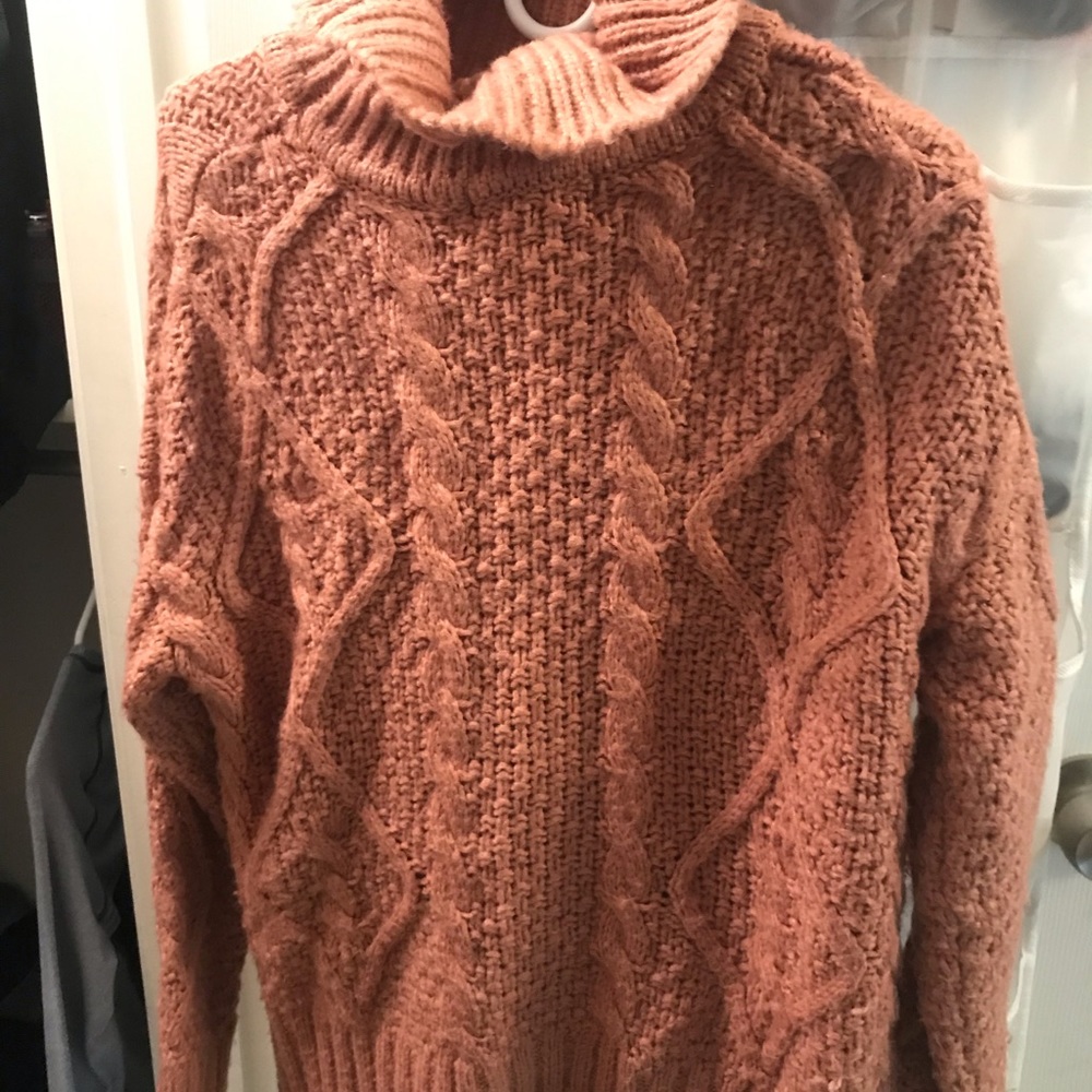 Turtle neck! - Picture 2 of 3
